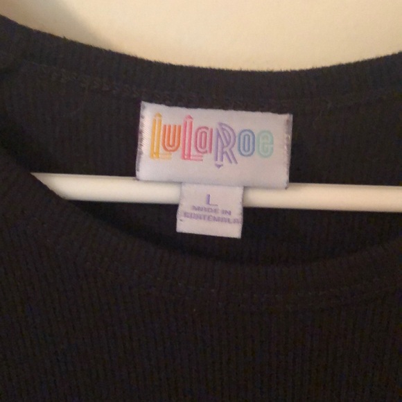 Large Lularoe Randy Tee - Picture 3 of 4